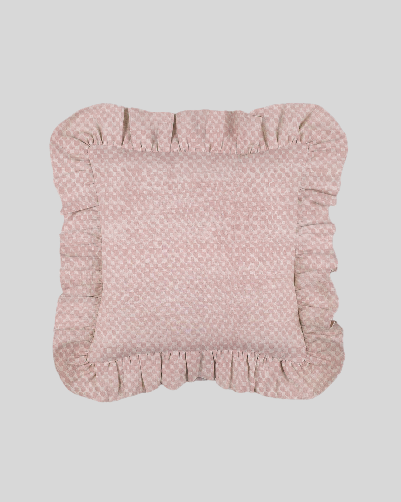 Melia-Cushioncover-ruffle-lightpink
