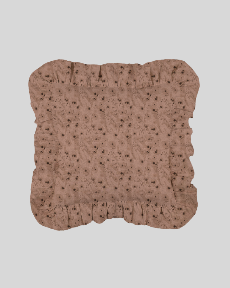 Selene-Cushioncover-ruffle-powder